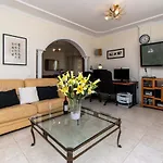 Encantada Вилла Арона
