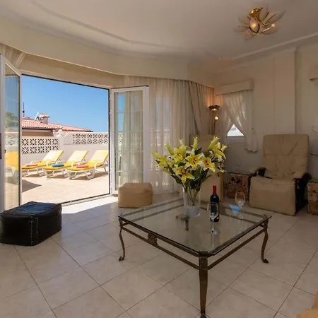 Villa Encantada *